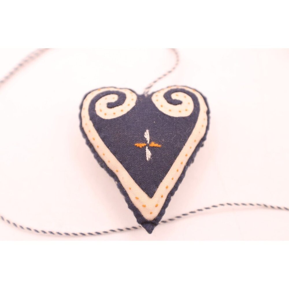 Hmong Handwork Heart Necklace Textile Art Spiritual Beliefs History Handmade - Picture 6 of 11